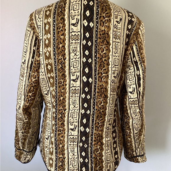 tribal print 100% silk jacket , Nehru collar 5 round black buttons, two pockets - Picture 3 of 4
